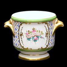 Cache-pot en porcelaine de Svres